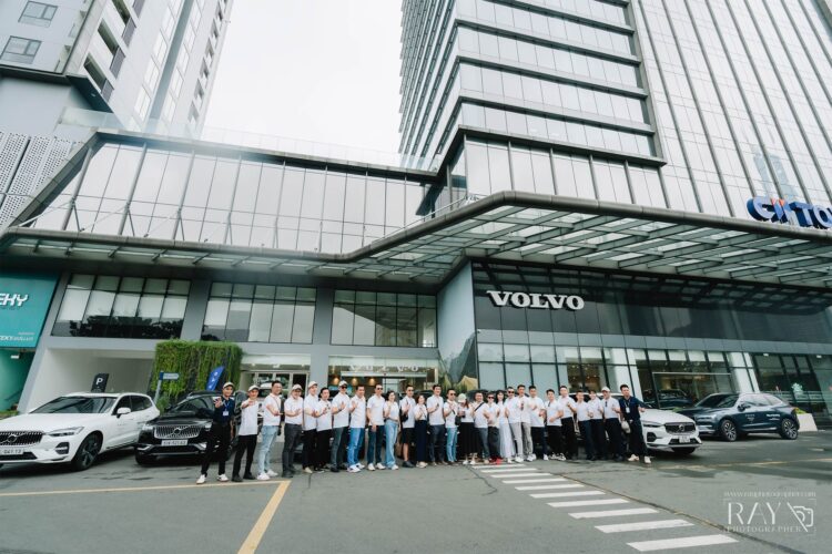 VOLVO OWNERS CLUB - MILES OF MEANING