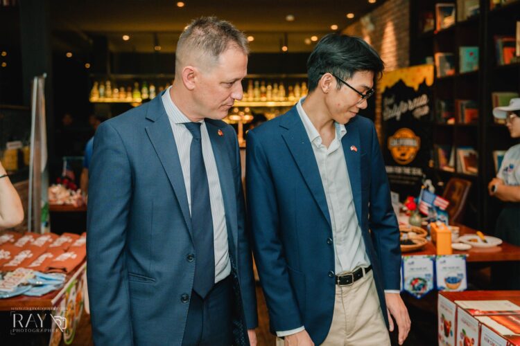 AMERICAN RESTAURANT WEEK